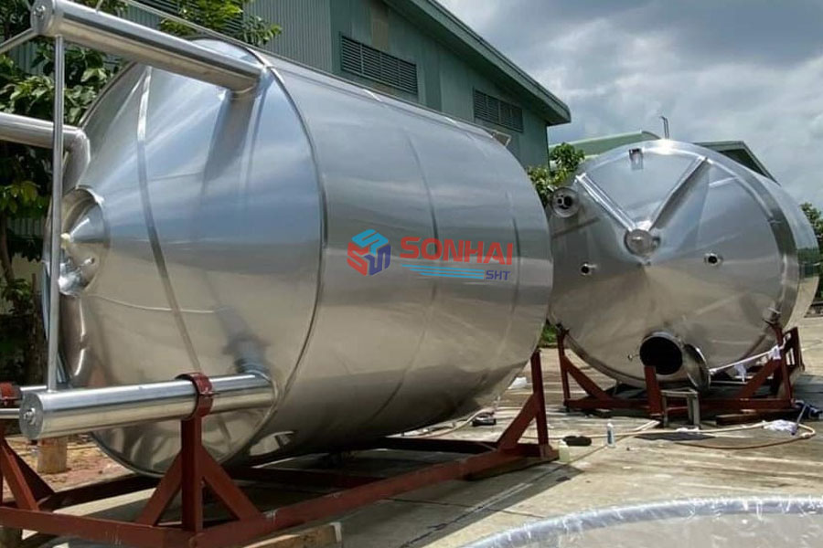 Bồn bể inox công nghiệp: Chất liệu đa dạng, đáp ứng mọi yêu cầu kỹ thuật